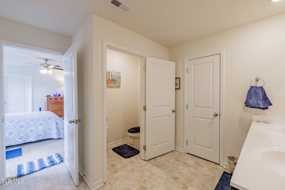 Photo #31: 936 Pampas Drive