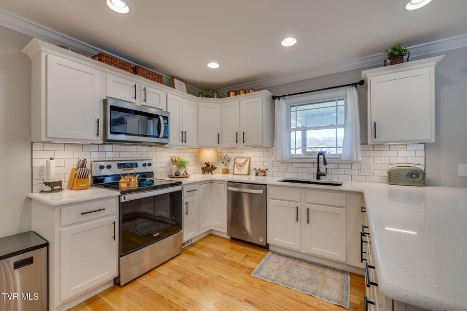 Photo #13: 105 Rogers Drive