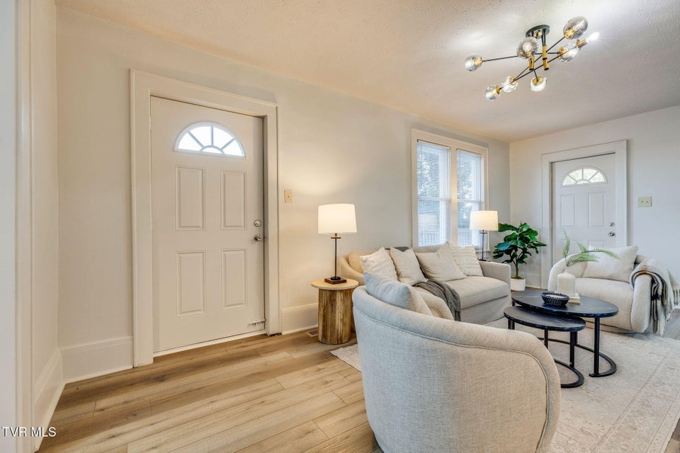 Photo #4: 548 Floyd Street