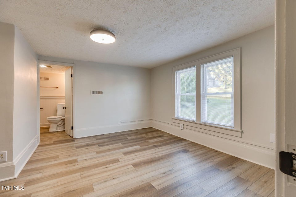 Photo #20: 548 Floyd Street