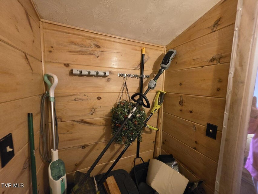 Photo #18: 421 Juniper Street