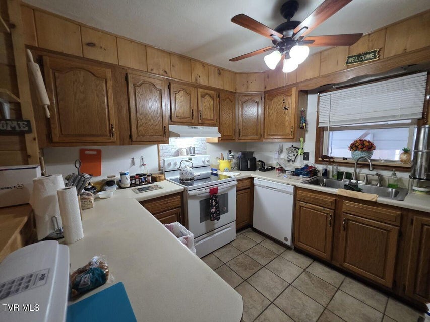 Photo #14: 421 Juniper Street