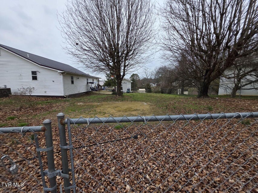 Photo #4: 421 Juniper Street