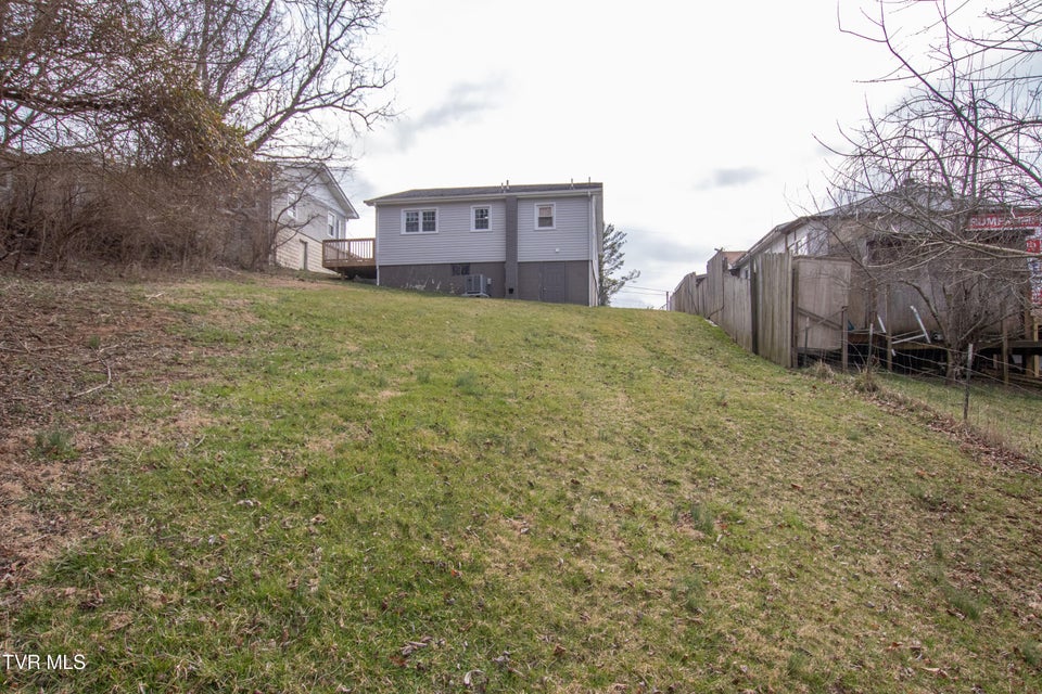 Photo #12: 2751 Everett Street