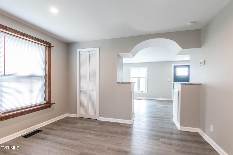 Photo #22: 2751 Everett Street