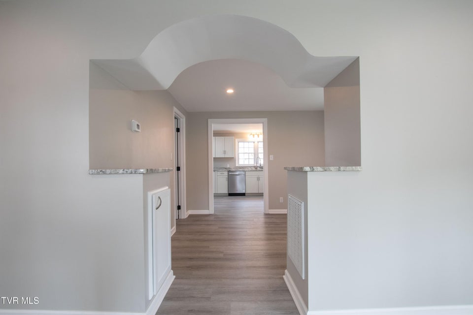 Photo #27: 2751 Everett Street