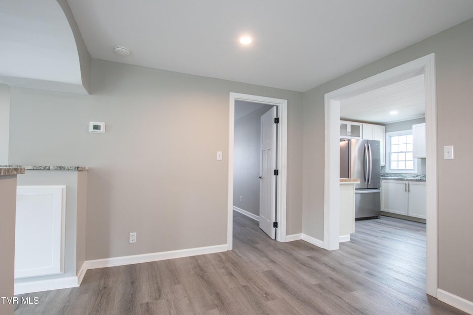 Photo #30: 2751 Everett Street