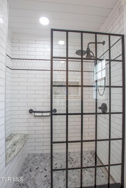 Photo #36: 2751 Everett Street