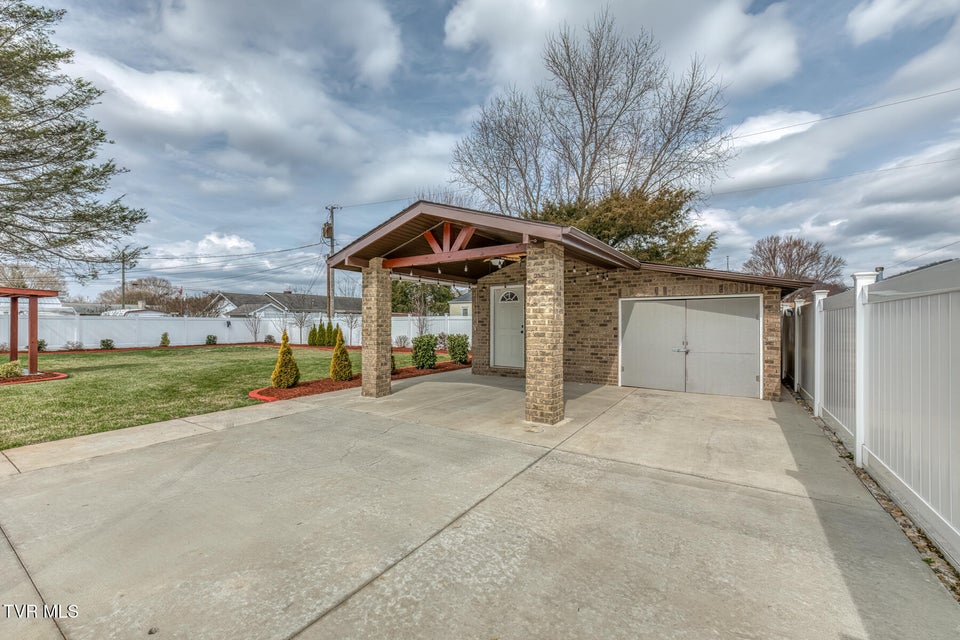 Photo #6: 309 Mill Street