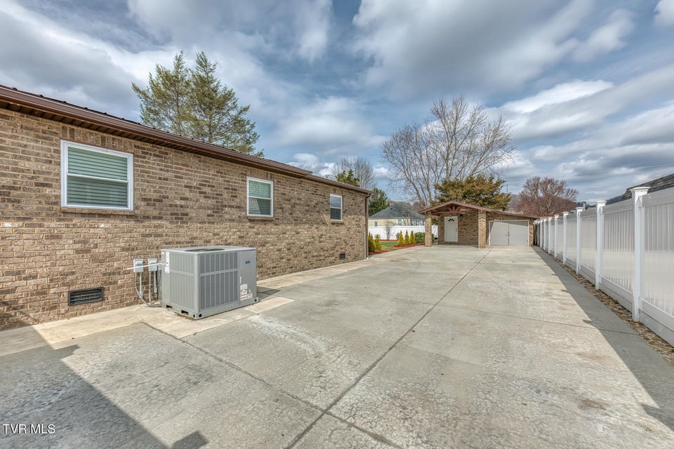 Photo #52: 309 Mill Street