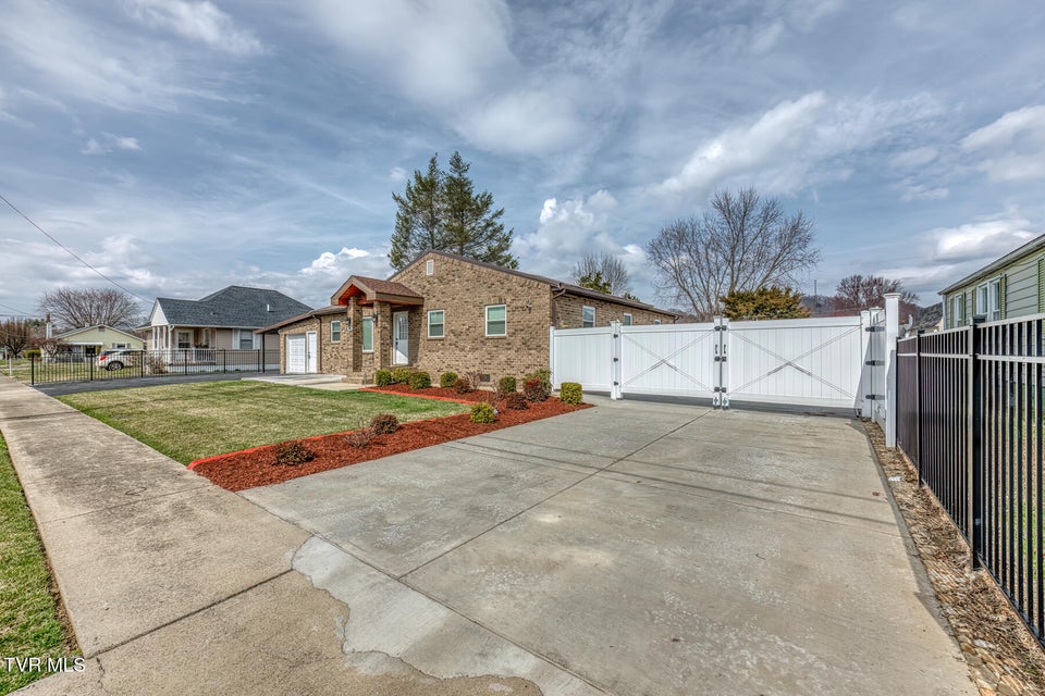 Photo #48: 309 Mill Street