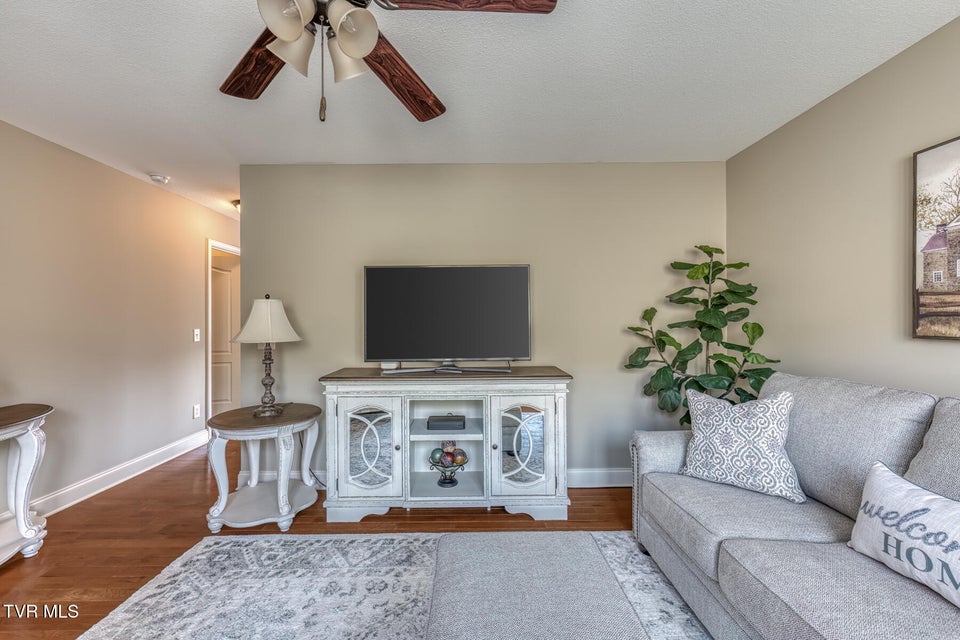 Photo #7: 664 Grays Pointe Court