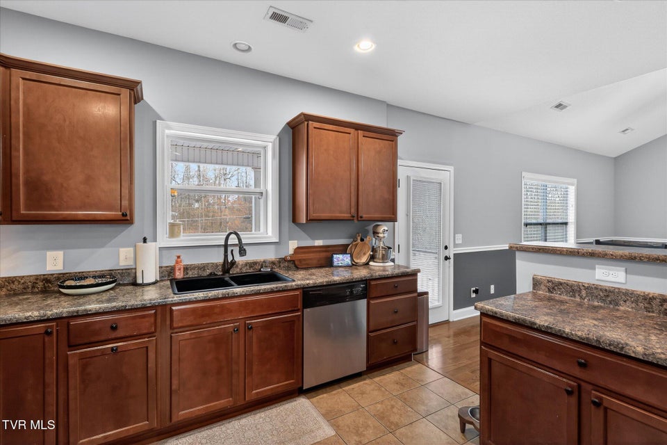 Photo #8: 512 Cameron Court