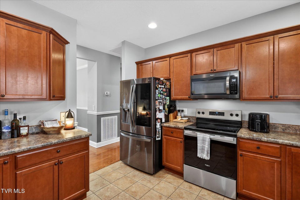 Photo #10: 512 Cameron Court