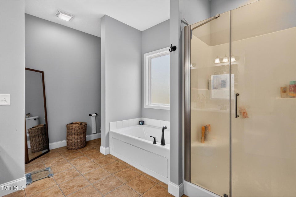 Photo #15: 512 Cameron Court