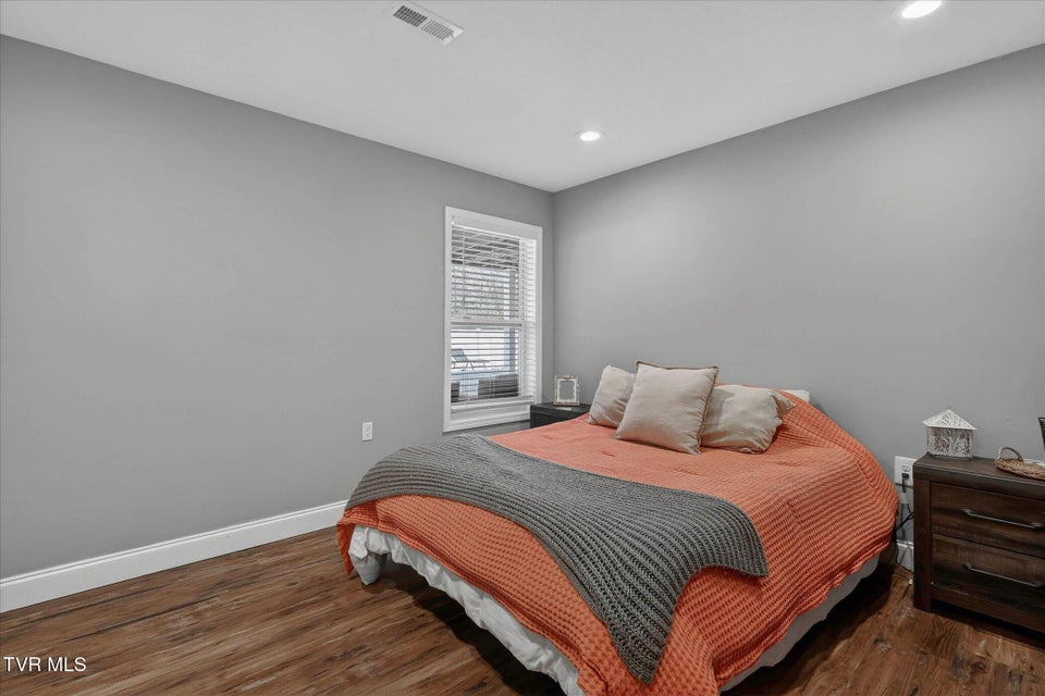 Photo #24: 512 Cameron Court