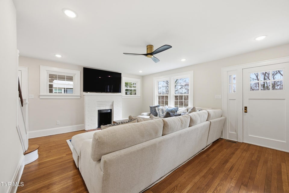 Photo #4: 1224 7th Avenue