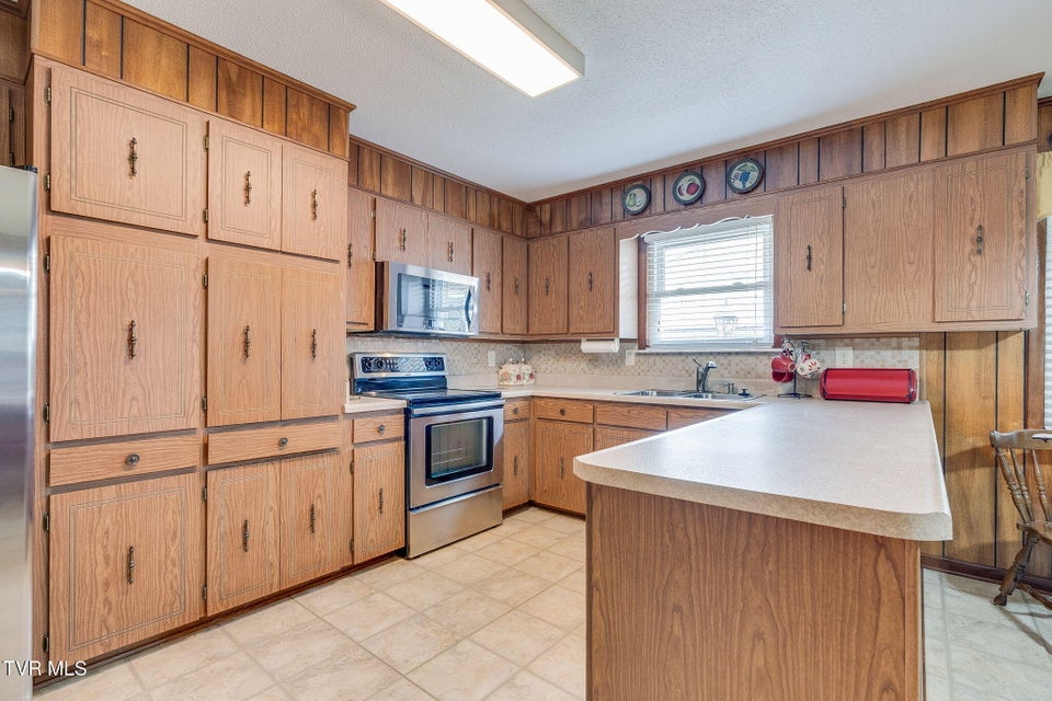 Photo #10: 1301 Kenney Street