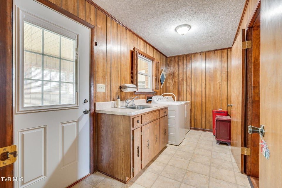 Photo #27: 1301 Kenney Street