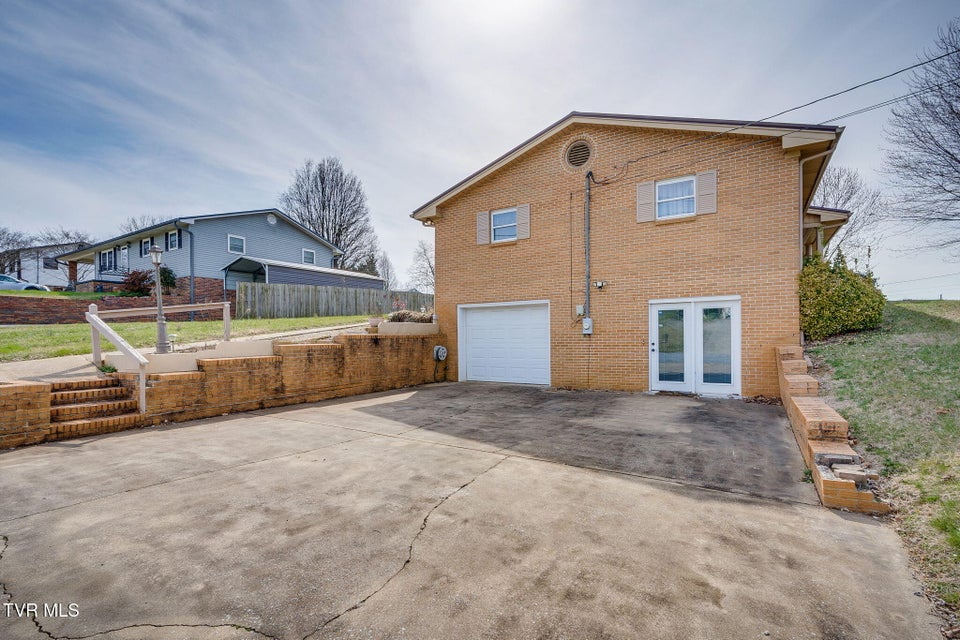 Photo #35: 1301 Kenney Street