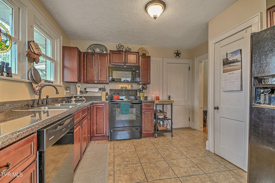 Photo #34: 1441 Highway 126 