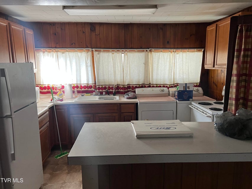 Photo #15: 231 11th Street