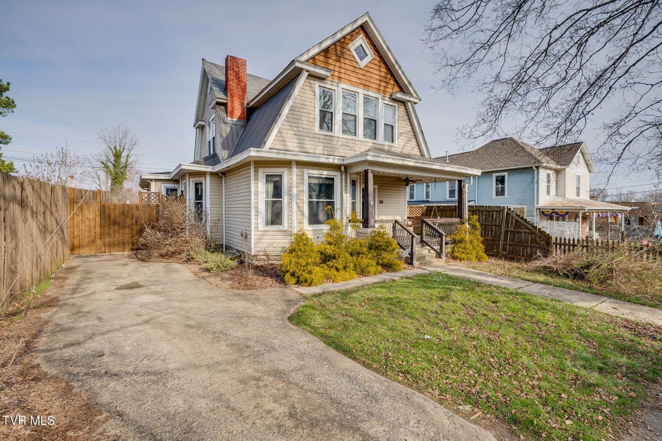 Photo #2: 102 Maple Street