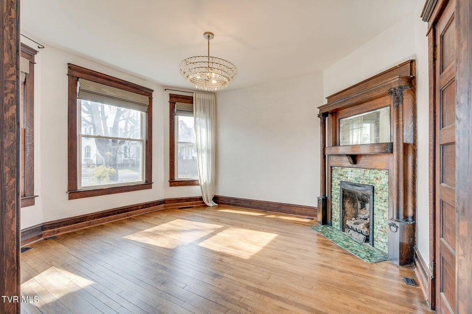 Photo #6: 102 Maple Street