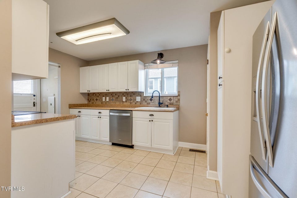 Photo #11: 102 Maple Street