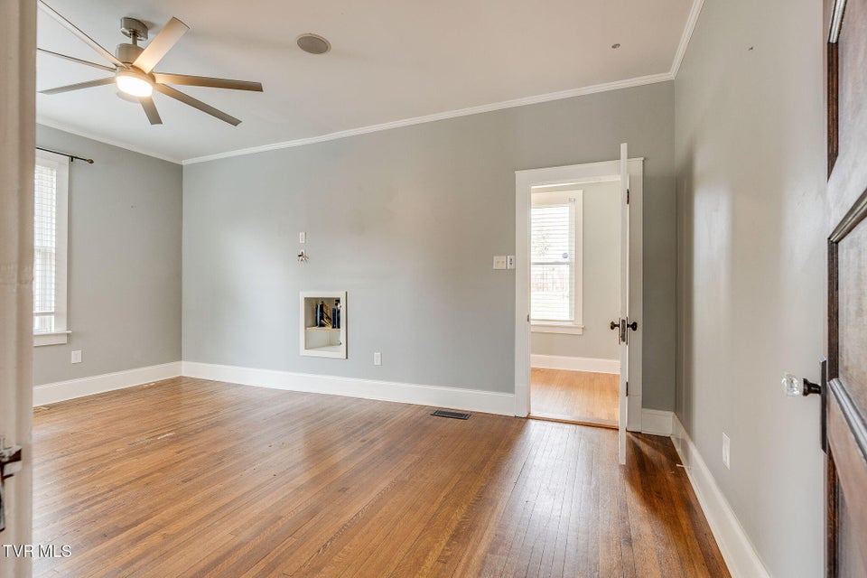 Photo #18: 102 Maple Street