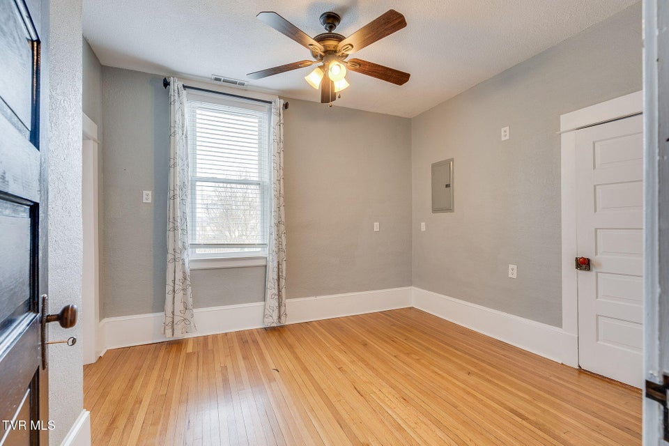 Photo #22: 102 Maple Street