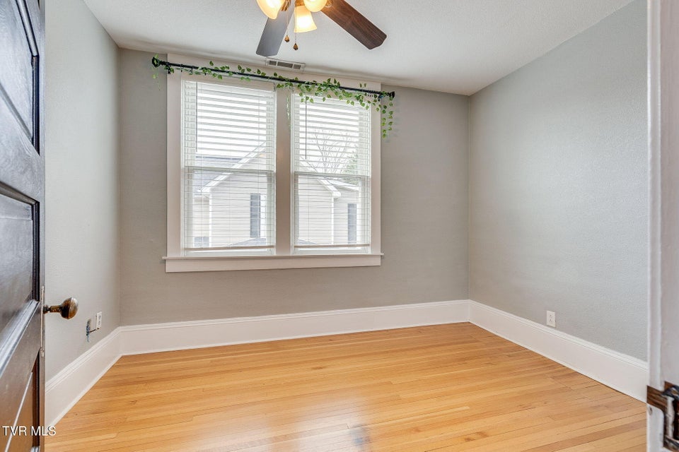 Photo #25: 102 Maple Street