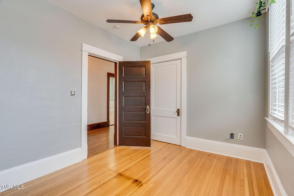 Photo #26: 102 Maple Street