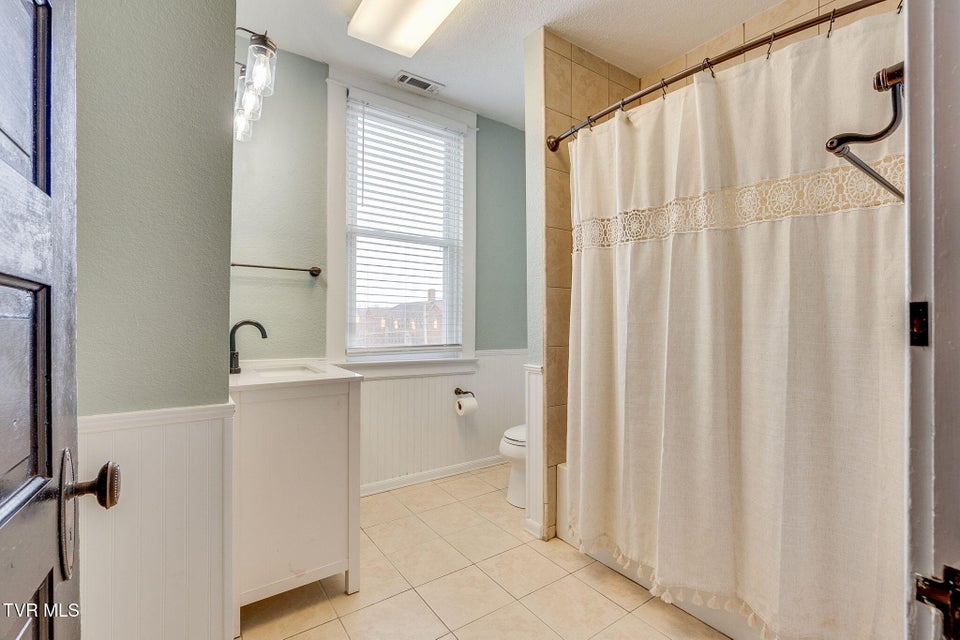 Photo #27: 102 Maple Street