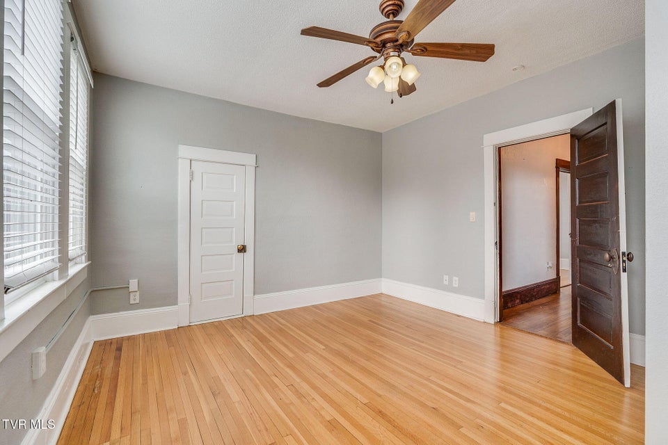 Photo #31: 102 Maple Street