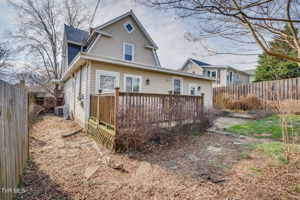 Photo #37: 102 Maple Street