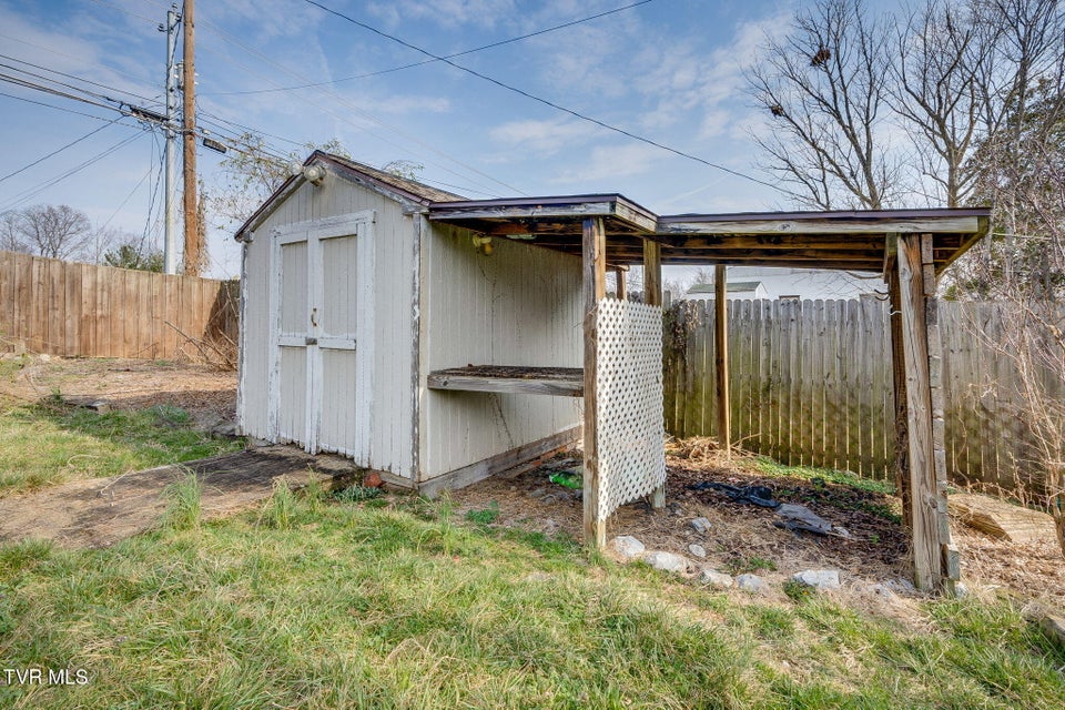 Photo #40: 102 Maple Street