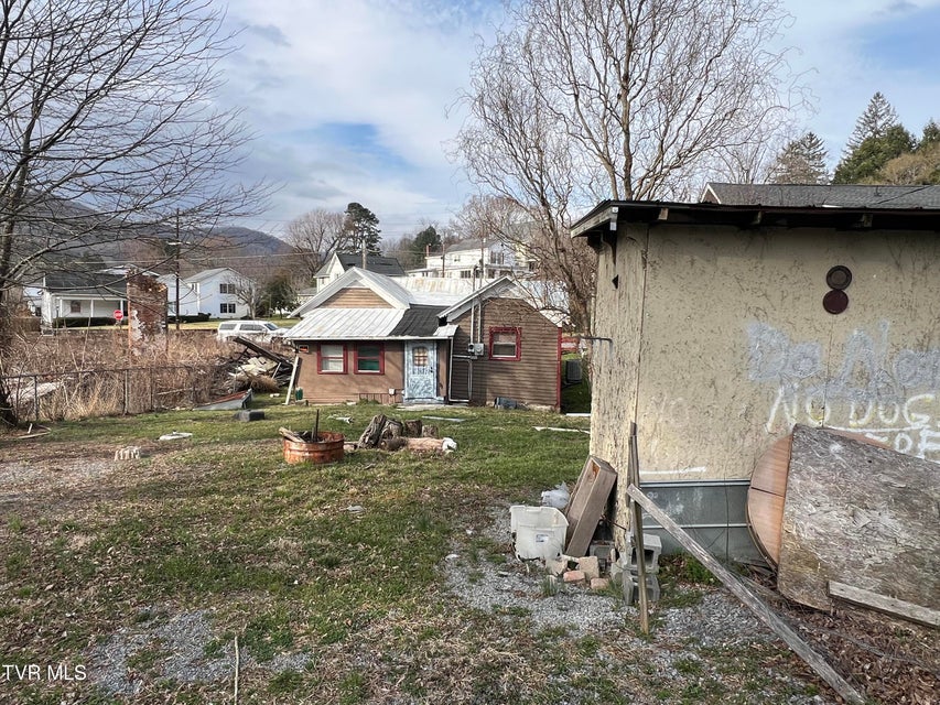 Photo #10: 204 10th Street