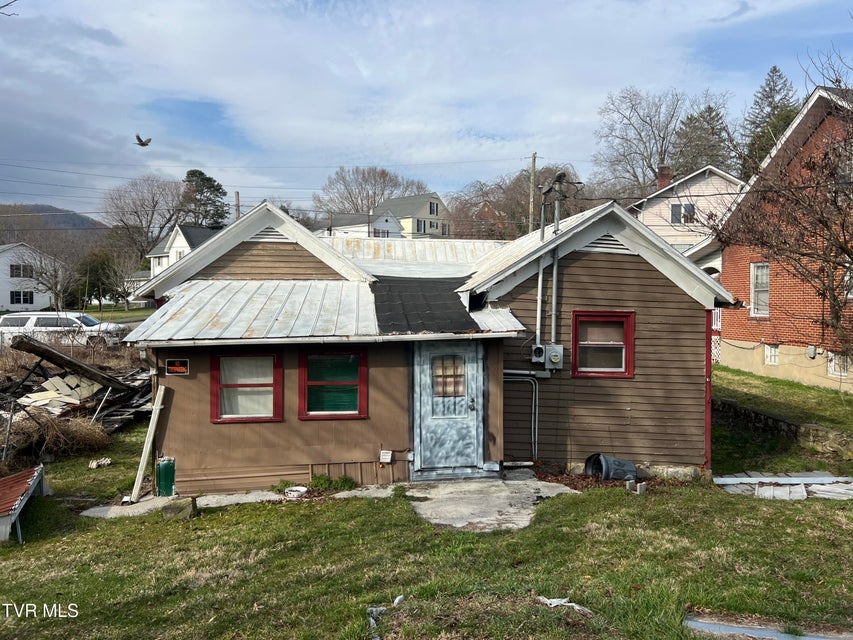 Photo #11: 204 10th Street