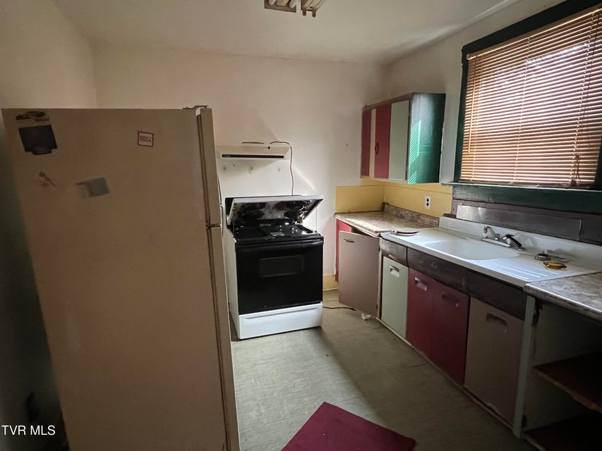 Photo #8: 204 10th Street