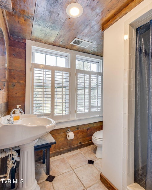 Photo #20: 341 Locust Gap Road