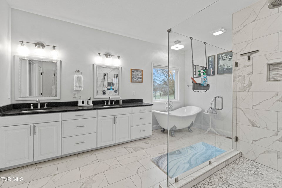 Photo #18: 2905 Sunnyside Road