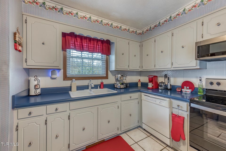 Photo #10: 111 Whitson Drive