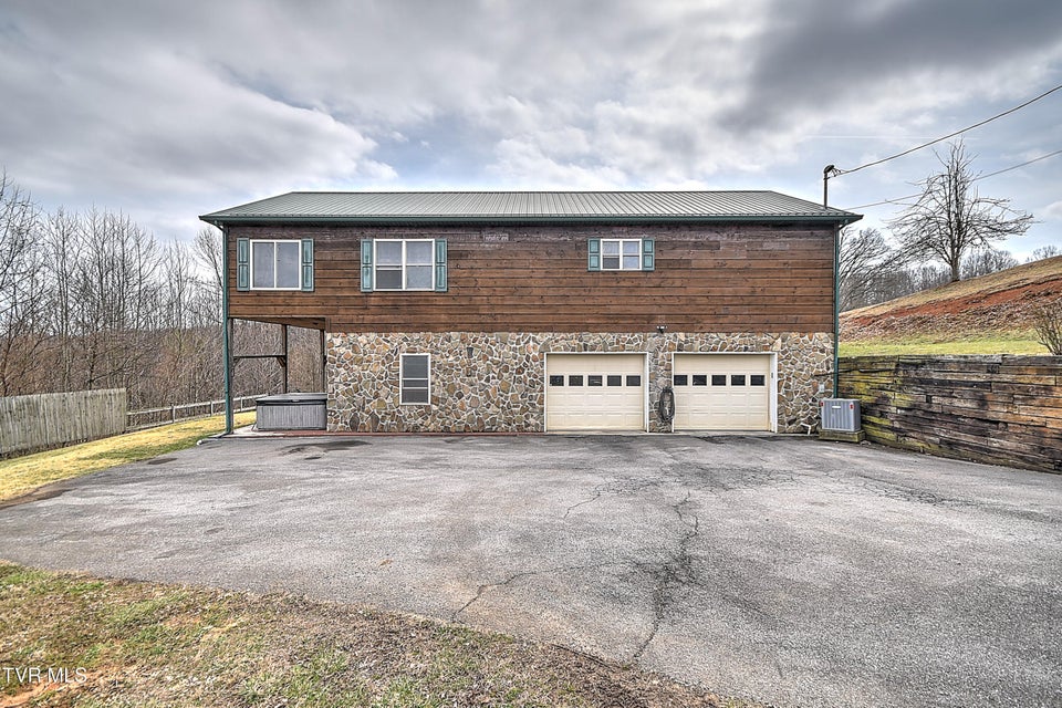 Photo #2: 17516 Donegal Drive