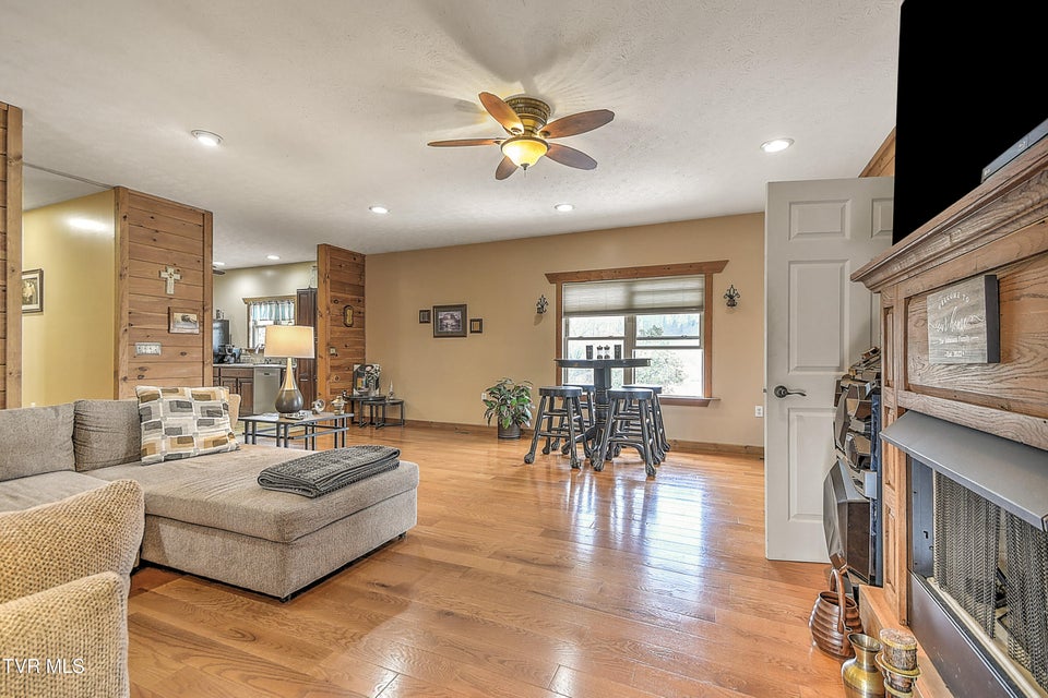 Photo #9: 17516 Donegal Drive