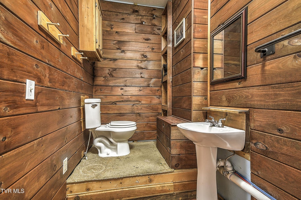 Photo #29: 17516 Donegal Drive