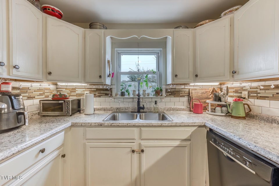 Photo #9: 380 Bristol Caverns Highway