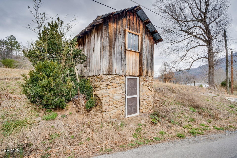 Photo #28: 121 Coleman Road