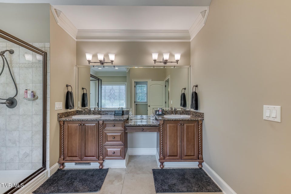 Photo #37: 2129 Highland Falls Court