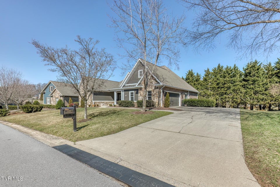 Photo #76: 2129 Highland Falls Court